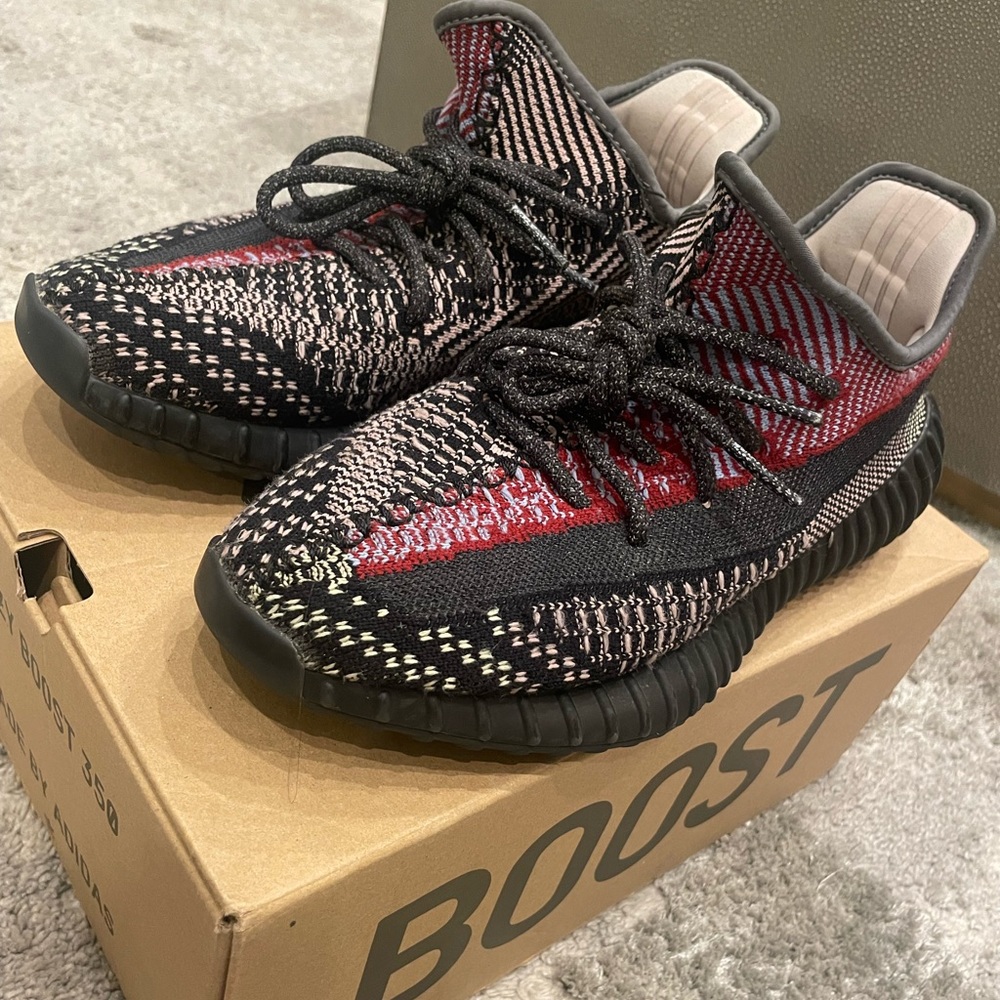 Yeezy 350 yechil (reflective)